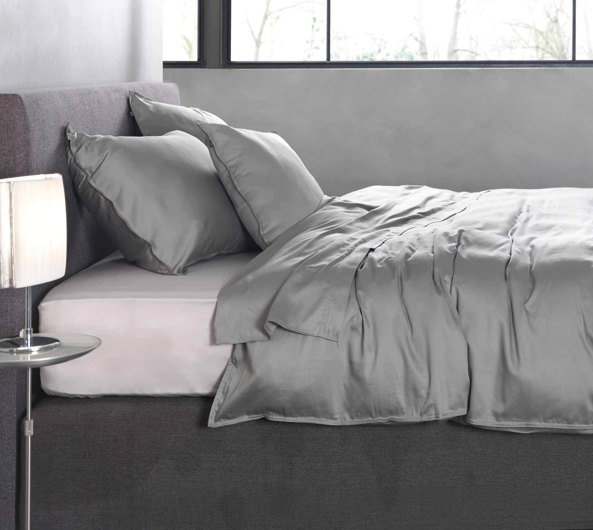 Zo!Home Satinado Dekbedovertrek Iron Grey | Swiss Sense product afbeelding