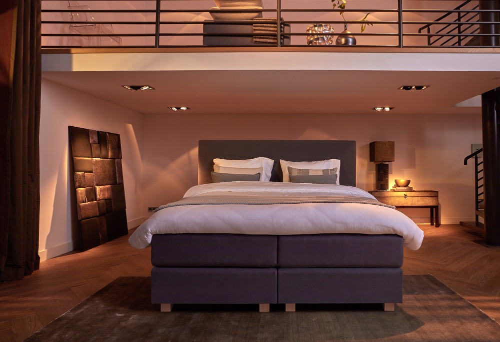 Bruine boxspring Diks Floreana