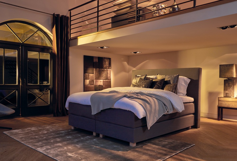 Bruine boxspring Diks Floreana