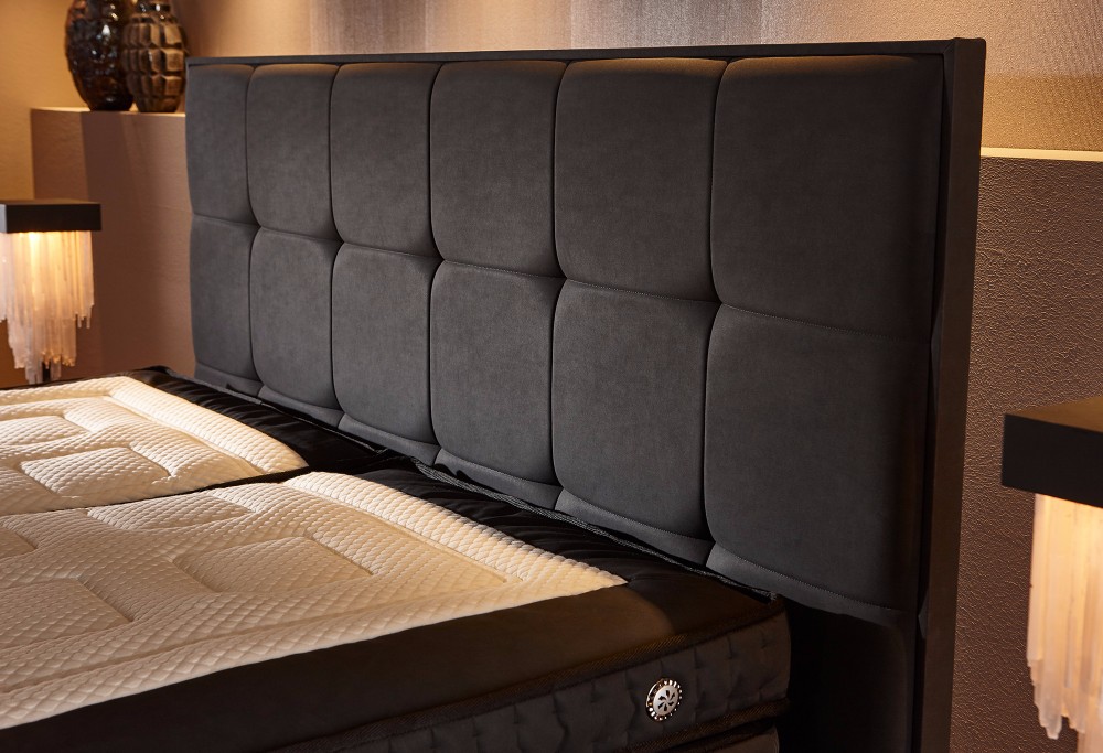 zwarte boxspring Royal Continental