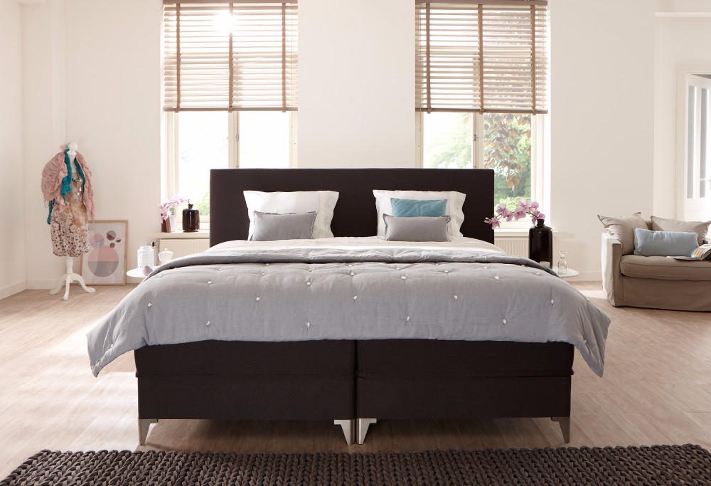 Zwarte boxspring Royal Magnus