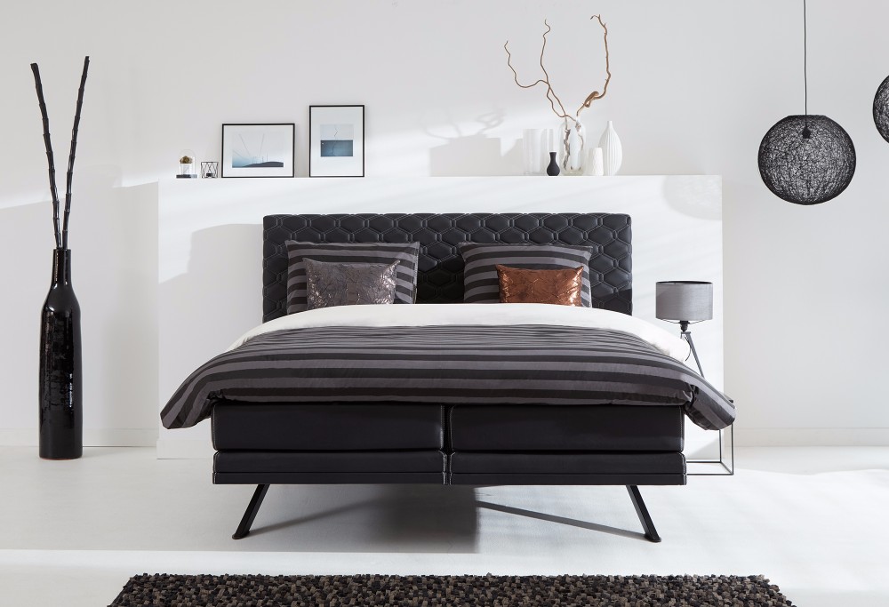 Zwarte boxspring Savelli Magenta