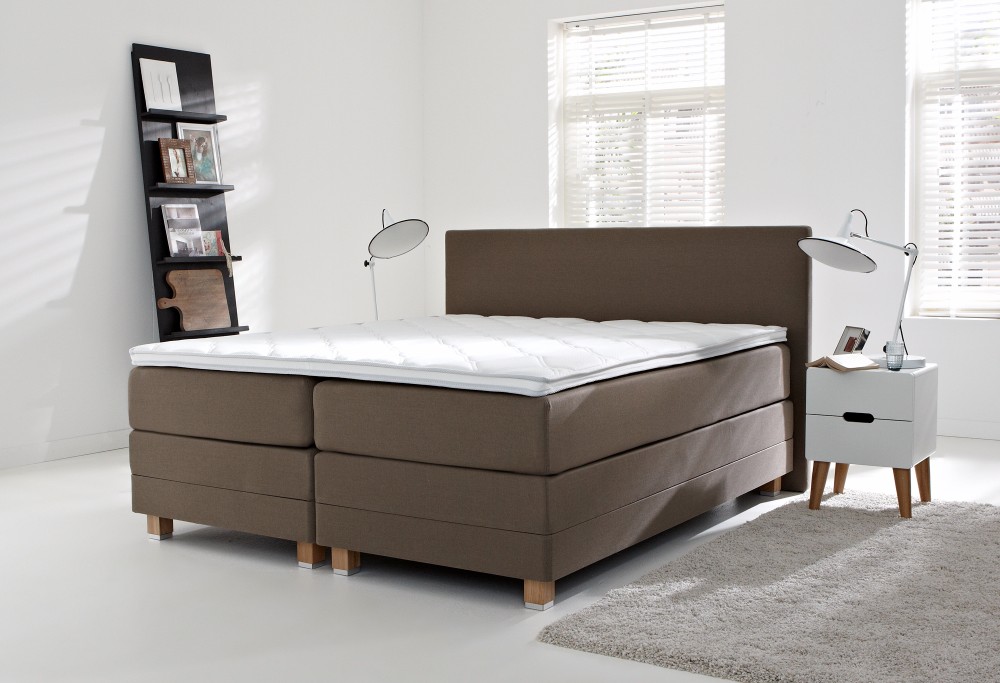 Bruine boxspring home 405