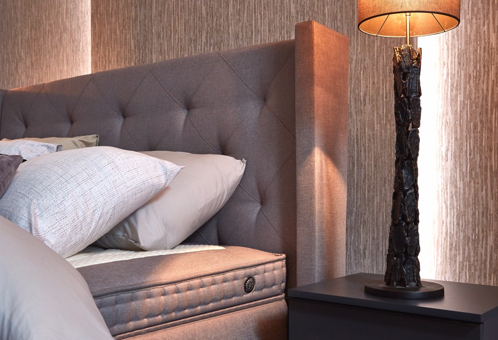 bruine boxspring Royal Cayman