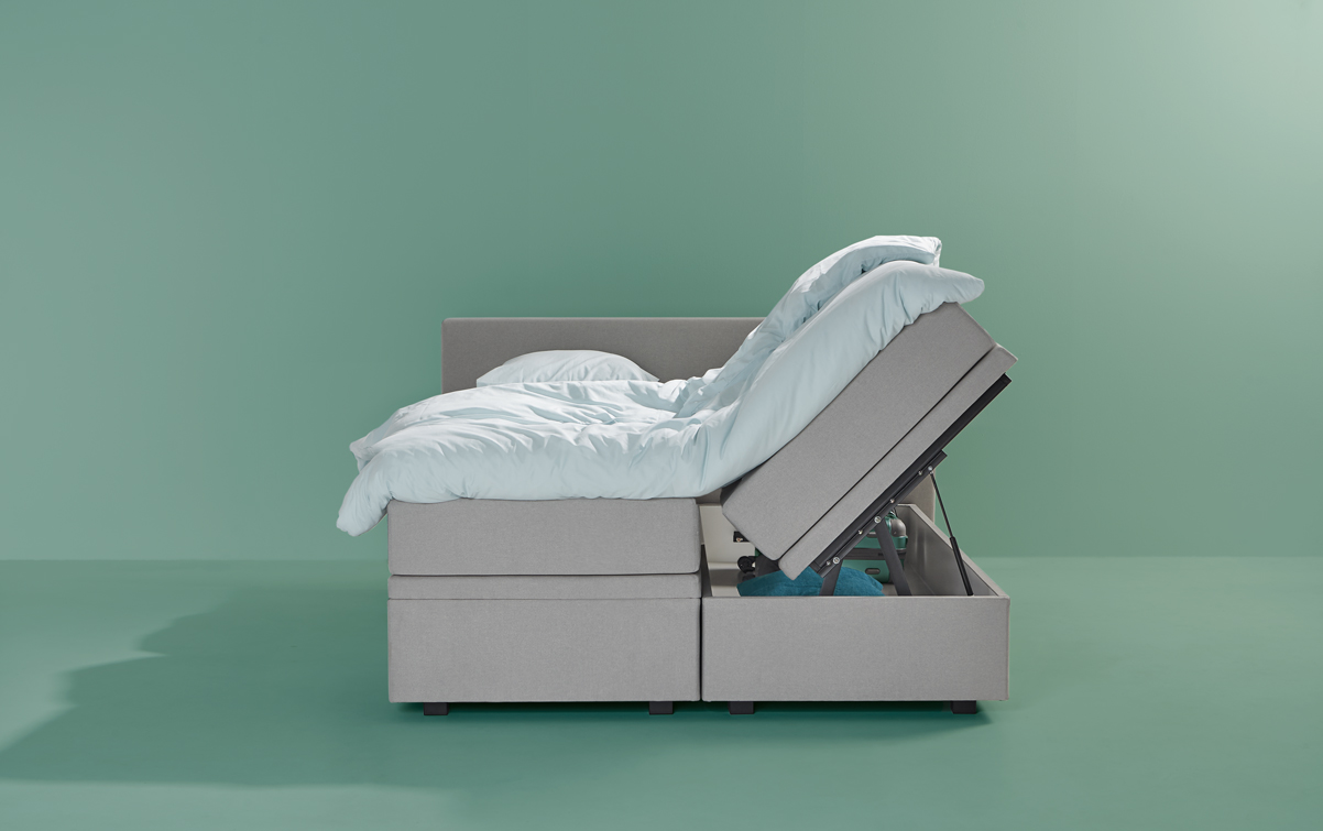 smart storage 2 frontaal 3 Grijze boxspring SMART storage 02