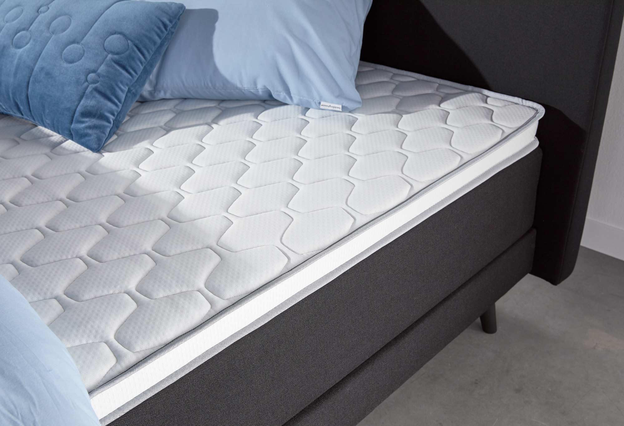 Boxspring Web-Only Sparkle Deluxe Detail 02 | Swiss Sense