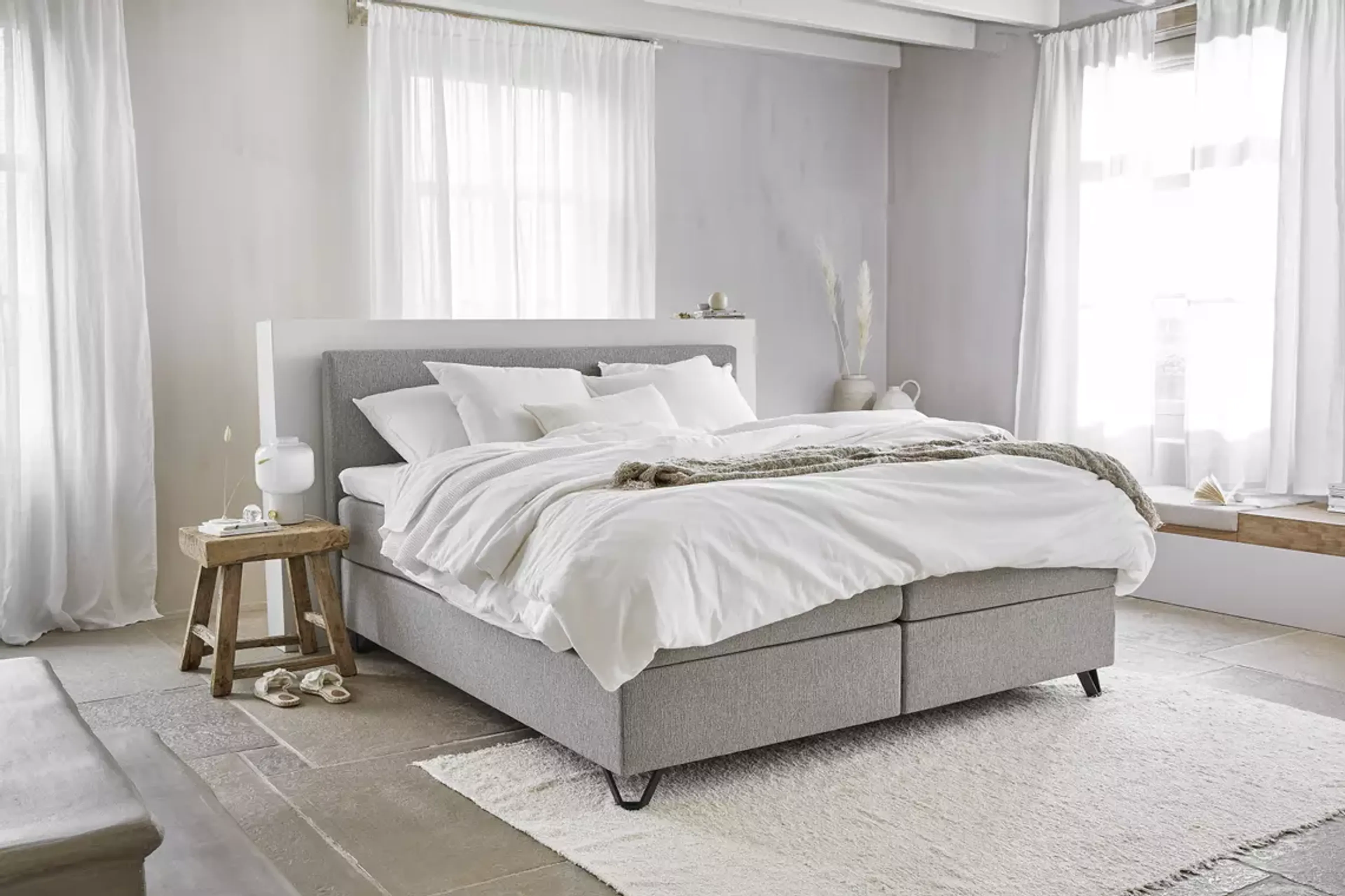 Verschil Tussen Boxspring En Normaal Bed - Wat is een boxspring? Beste boxspring kopen - Droomcomfort.be thumbnail