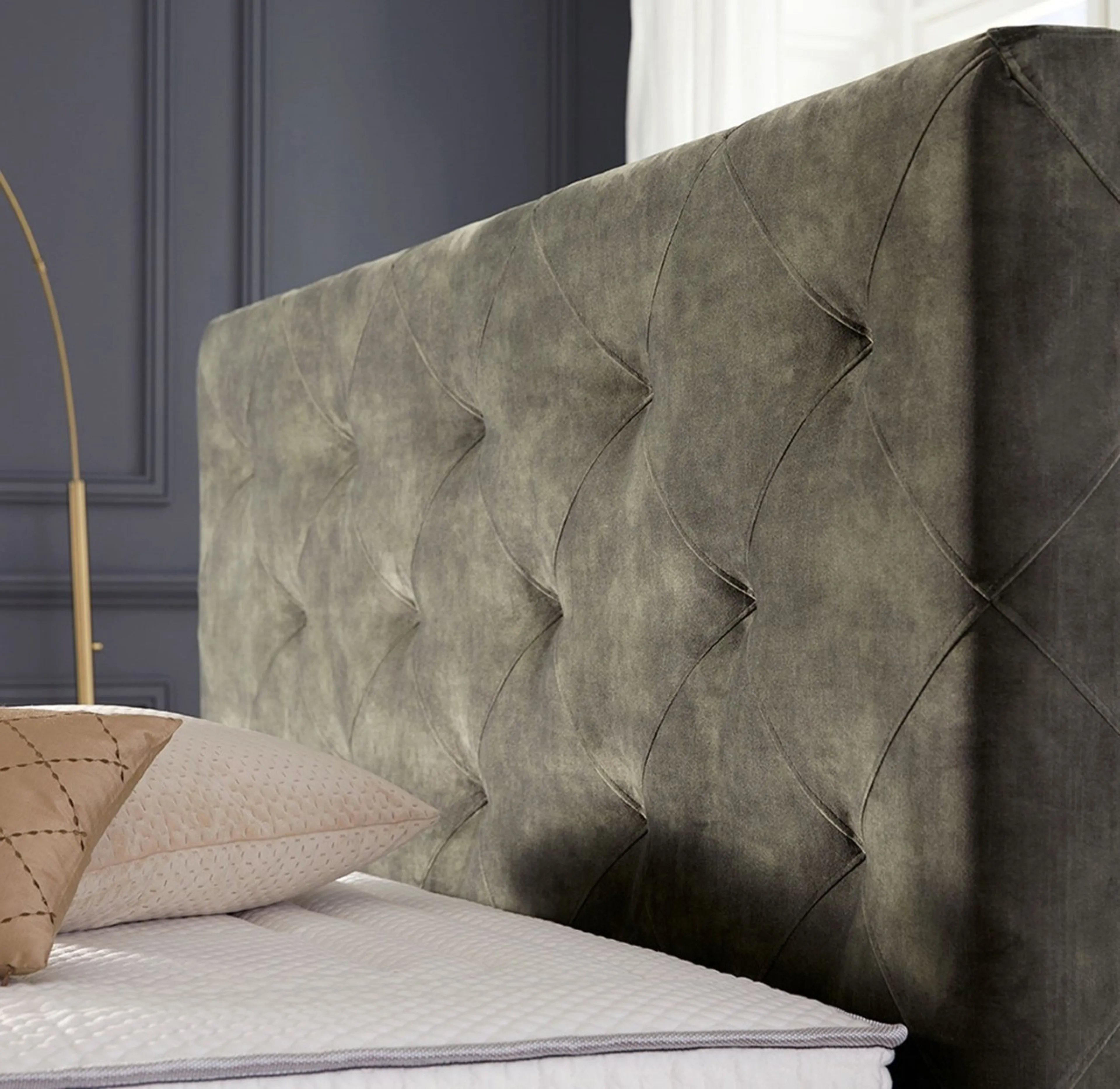 Hoe maak je een stoffen hoofdbord schoon?