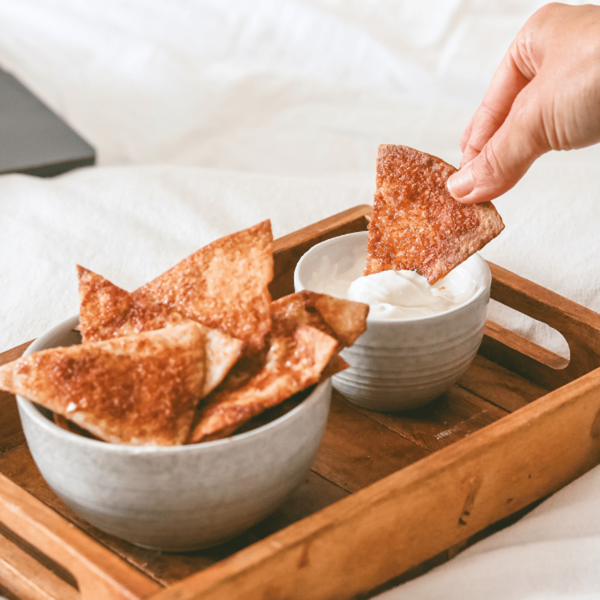 Cinnamon roll tortillachips uit de airfryer